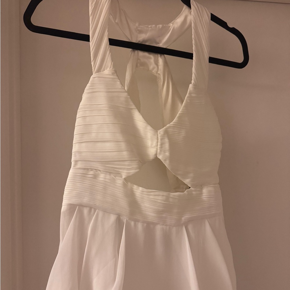 White dress - Picture 5 of 6